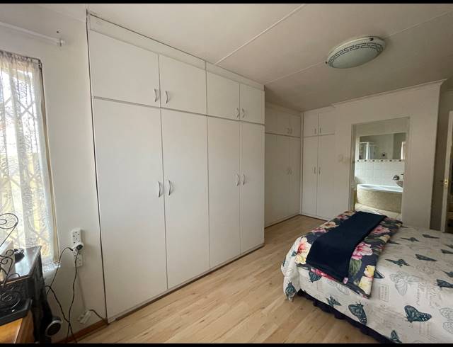 3 BEDROOM HOUSE FOR SALE IN PARKHILL GARDENS
